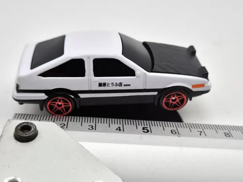 Toyota AE 86 AE86 rotujúce driftové auto - 1:64