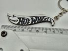 Hot Wheels – prívesok na kľúče biele logo