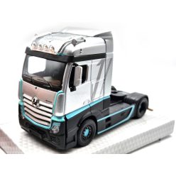   Mercedes-Benz Actros Gigaspace 4x2  kamión (strieborná) - Bburago - 1:43