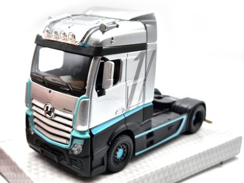 Mercedes-Benz Actros Gigaspace 4x2  kamión (strieborná) - Bburago - 1:43