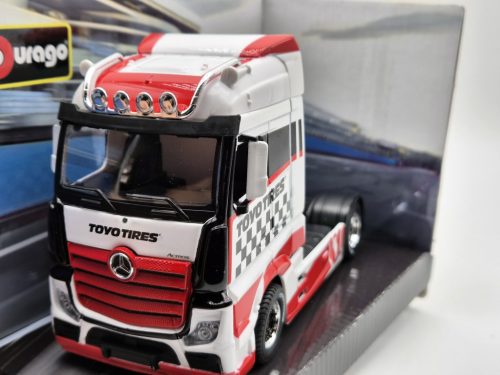 Mercedes-Benz Actros Gigaspace 4x2  kamión (biela) - Bburago - 1:43