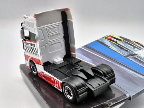 Mercedes-Benz Actros Gigaspace 4x2  kamión (biela) - Bburago - 1:43