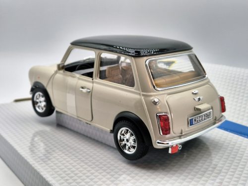 Mini Cooper (1969)  - Bburago - 1:16 1/16 model auta