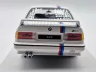 BMW E30 M3 (1988) - biela  - Bburago - 1:24