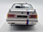 BMW E30 M3 (1988) - biela  - Bburago - 1:24