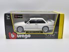 BMW E30 M3 (1988) - biela  - Bburago - 1:24