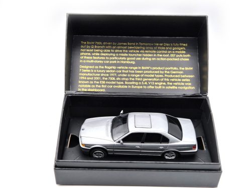 BMW E38 750iL - James Bond Tomorrow never dies (1997)  - Corgi - 1:36 - darčekové vydanie