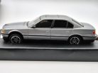 BMW E38 750iL - James Bond Tomorrow never dies (1997)  - Corgi - 1:36 - darčekové vydanie