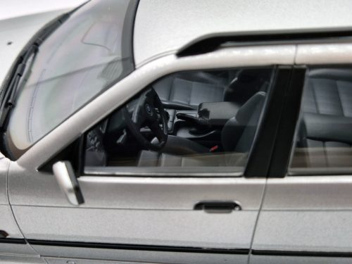 BMW E36 325i touring (1995) - MCG - 1:18