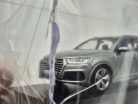 Audi Q7 V8 TDI Quattro S-line (2014) - Spark-Model - 1:43 - s prasknutou vitrínou