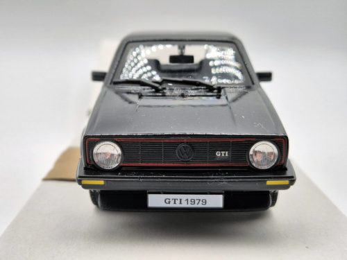 Volkswagen VW Golf I GTI (1976) - Bburago- 1:24 - čierna