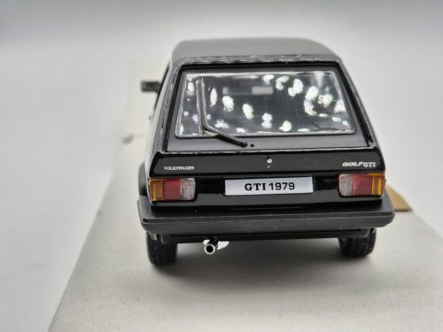 Volkswagen VW Golf I GTI (1976) - Bburago- 1:24 - čierna