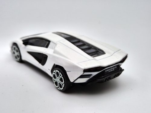 Lamborghini Countach LPI 800-4 (2022) - Bburago - 1:43