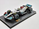 Mercedes - AMG Petronas F1 W13E #44 (2022) - Lewis Hamilton - s postavičkou pilota -  Bburago - 1:43