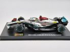 Mercedes - AMG Petronas F1 W13E #44 (2022) - Lewis Hamilton - s postavičkou pilota -  Bburago - 1:43