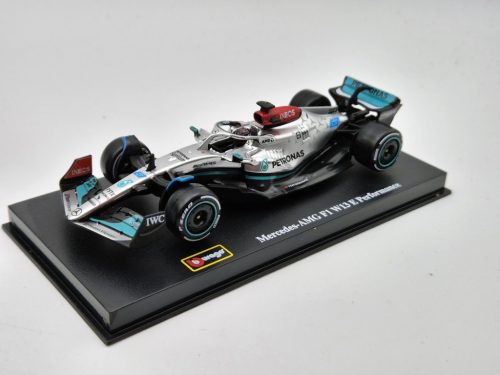Mercedes - AMG Petronas F1 W13E #63 (2022) - George Russel - s postavičkou pilota -  Bburago - 1:43