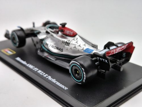 Mercedes - AMG Petronas F1 W13E #63 (2022) - George Russel - s postavičkou pilota -  Bburago - 1:43
