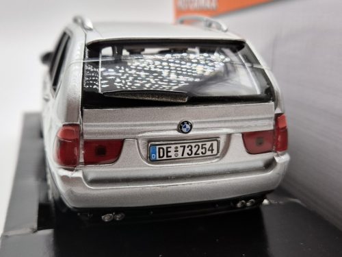 BMW E53 X5 (2001) -  Motor Max - 1:24