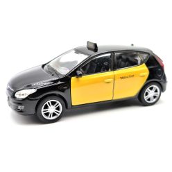 Hyundai i30 - barcelonské taxi -  Edicola - 1:38