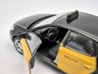Hyundai i30 - barcelonské taxi -  Edicola - 1:38