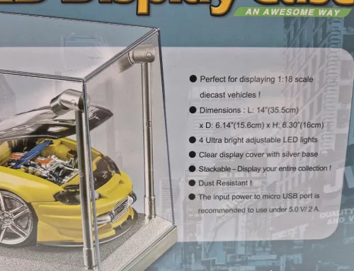 Vitrína pre model auta v mierke 1:18 - s LED osvetlením