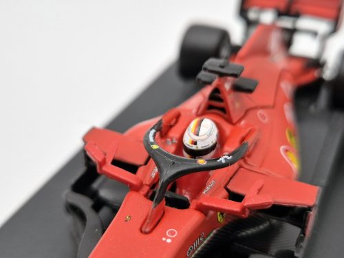 Ferrari - F1 Team Scuderia Ferrari (2020) - Austrálska GP - Sebastian Vettel - s postavičkou pilota - Bburago - 1:43 1/43 model auta