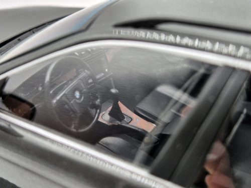 BMW E39 540i touring (1997) - sivá -  KK Scale - 1:18