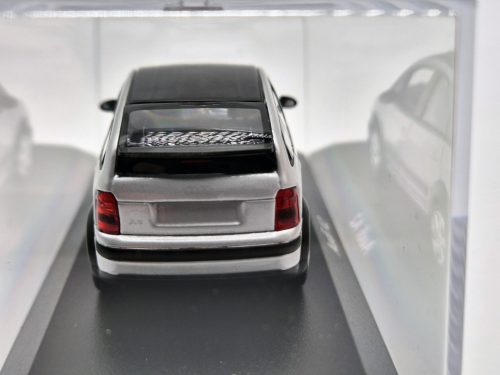 Audi A2 (2000) - strieborná -  Maxichamps - 1:43