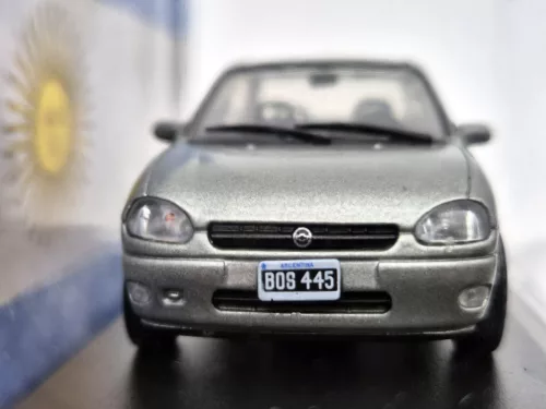 Opel / Chevrolet Corsa GLS (1997) -  Edicola - 1:43