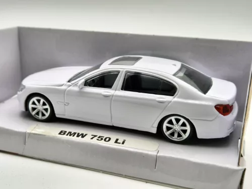 BMW F02 750Li (2018) -  biela - Rastar - 1:43