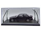 Vitrína pre model auta v mierke 1:18 - s LED osvetlením - čierny podstavec
