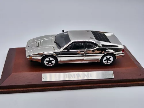 BMW M1 - chróm -  Edicola - 1:43