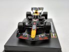 Red Bull F1 RB18 Team Oracle #1 (2022) - Max Verstappen - s postavičkou pilota -  Bburago - 1:43