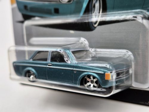 Hot Wheels Premium - Volvo 142 GL (1973) -  Hotwheels - 1:64