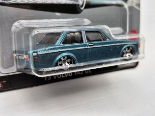Hot Wheels Premium - Volvo 142 GL (1973) -  Hotwheels - 1:64