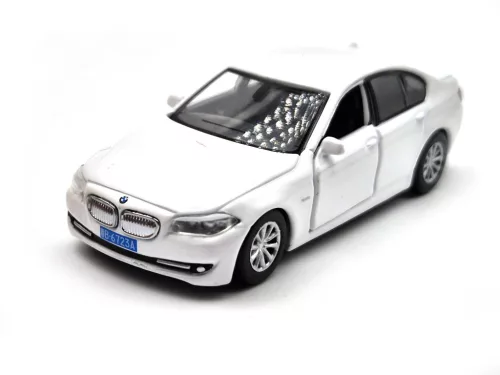 BMW F10 - biela -  Tiny Toys - 1:64