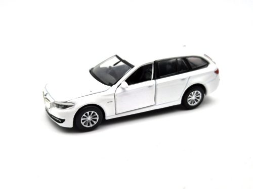 BMW F11 - biela -  Tiny Toys - 1:64