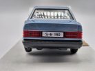 Mercedes Benz 190E (1984) - modrá -  Bburago - 1:24