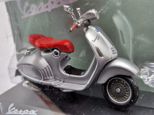 Vespa 946 Bellissima (2014) -  Edicola - 1:18