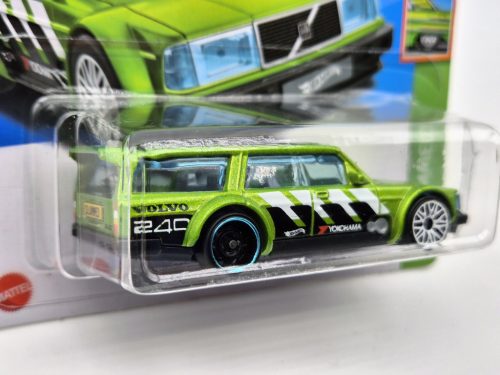 HW Slammed - 4/5 - Volvo 240 Drift Wagon -  Hotwheels - 1:64