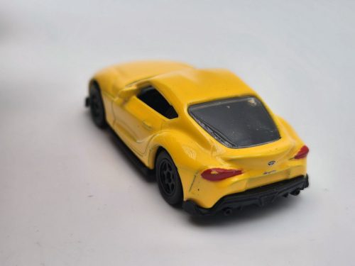 Toyota Supra - žltá -  Welly - 1:64