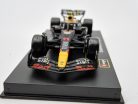 Red Bull RB19 Team Oracle F1 #11 (2023) - Sergio Perez - s postavičkou pilota - Bburago - 1:43