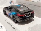 BMW M8 Competition Coupe (2023) - čierna - Kinsmart - 1:36
