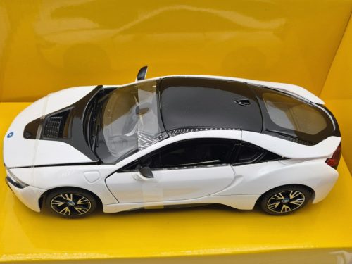 BMW i8 (2015) - biela - Rastar - 1:24
