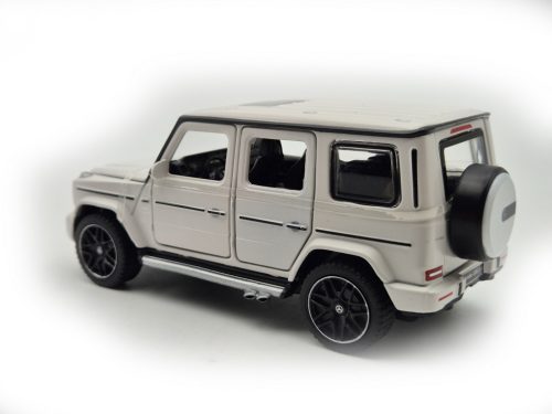 Mercedes Benz AMG G63 - biela - Rastar - 1:32