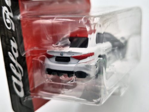 Alfa Romeo Giulia Quadrofoglio Racing (2016) -  Majorette - 1:64