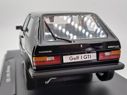 Volkswagen VW Golf Gti - čierna -  Welly - 1:18