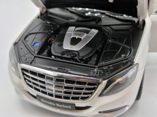 Mercedes - Benz Maybach S-Class S600 SWB - 2015 - AUTOart - 1:18