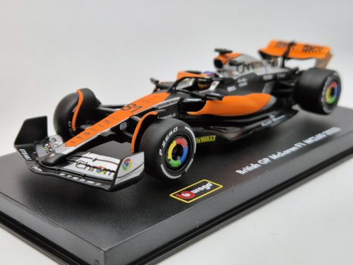 McLaren MCL60 F1 #81 (2023) - British GP 4th - Oscar Piastri - s postavičkou pilota -  BBurago - 1:43