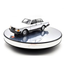 Otočný stojan pre model auta v mierke 1:24